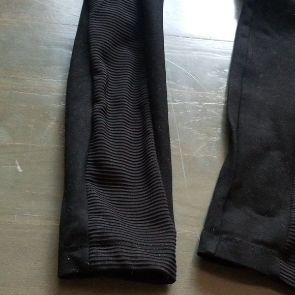 Zara Black Leggings with Pleated side Detail - Picture 4 of 4